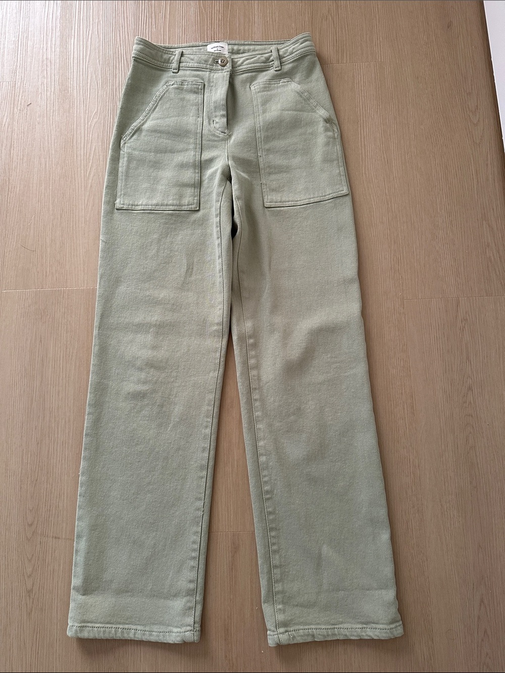 Aritzia Wilfred Sage Green Front-Pocket Utility Pant